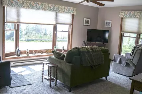 Living - 5845 N Shore Dr, Duluth, MN 55804 photo 1 of 3