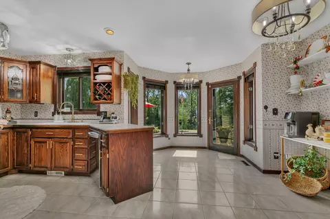 Kitchen - 4218 White Dr, Saint Cloud, MN 56303 photo 4 of 6