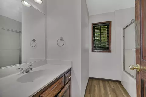 Bath - 4218 White Dr, Saint Cloud, MN 56303 photo 5 of 5