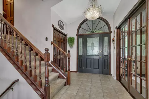 Entry Way - 4218 White Dr, Saint Cloud, MN 56303 photo 5 of 6