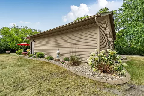 Exterior - 4218 White Dr, Saint Cloud, MN 56303 photo 7 of 10
