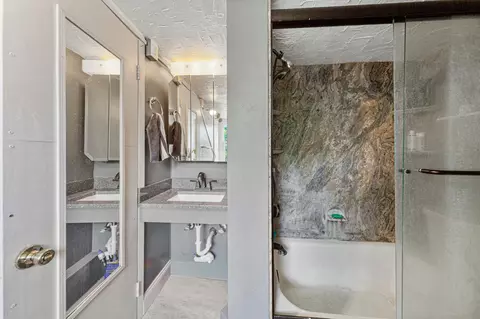 Bath - 728 3rd Ave NW, Faribault, MN 55021 photo 3 of 4
