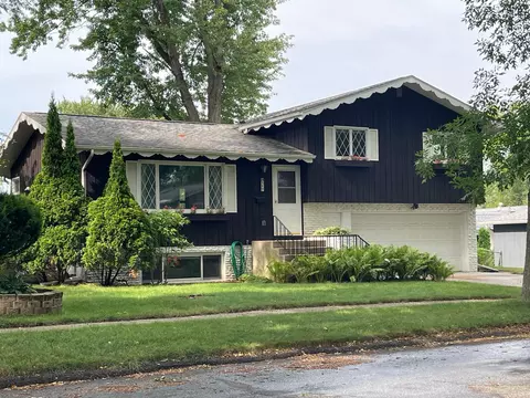 517 26th St NW, Rochester, MN 55901