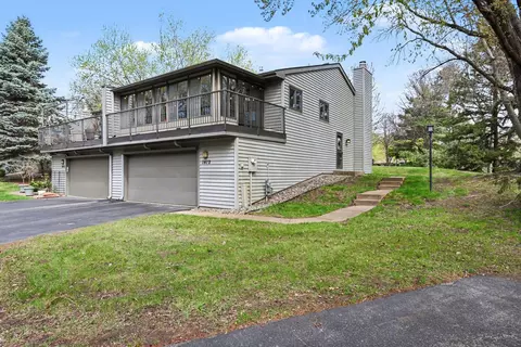 1472 Arden View Dr, Arden Hills, MN 55112