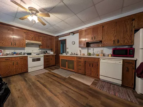 Kitchen - 155 SW 4th, Perham, MN 56573 photo 3 of 3