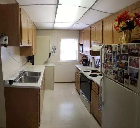 Kitchen - 155 SW 4th, Perham, MN 56573 photo 1 of 3