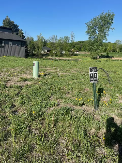1954 Campfire Dr E, Waconia, MN 55387