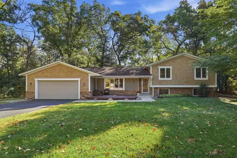 4317 Briarwood Ln, Minnetonka, MN 55343