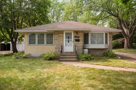 1847 Fernwood St, Roseville, MN 55113
