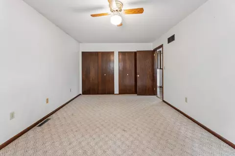 Bedroom - 300 8th St NW, Plainview, MN 55964 photo 4 of 8