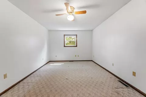 Bedroom - 300 8th St NW, Plainview, MN 55964 photo 3 of 8