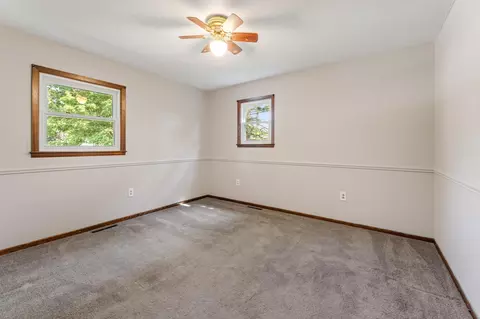 Bedroom - 300 8th St NW, Plainview, MN 55964 photo 2 of 8