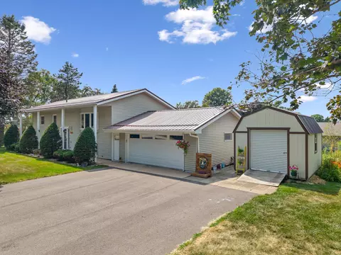 Exterior - 300 8th St NW, Plainview, MN 55964 photo 6 of 8