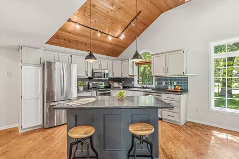 Kitchen - 4785 Mayelin Ave NE, Saint Michael, MN 55376 photo 2 of 6
