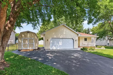 6043 Kalland Dr NE, Albertville, MN 55301