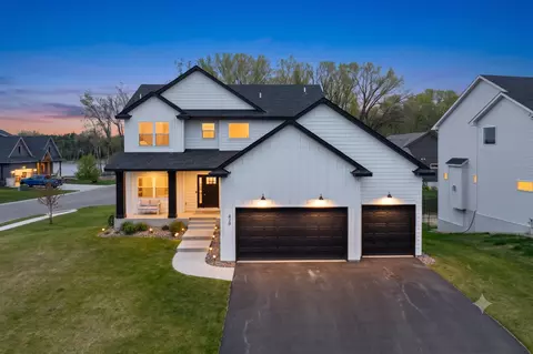 429 Collova Dr, Vadnais Heights, MN 55127