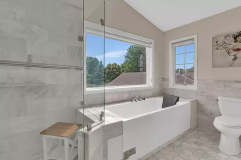 Bath - 3200 Eagle Ridge Dr E, Willmar, MN 56201 photo 6 of 7
