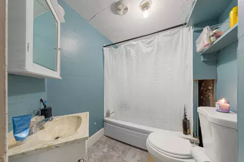 Bath - 518 E 5th St, Albert Lea, MN 56007 photo 1 of 1