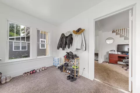 Entry Way - 518 E 5th St, Albert Lea, MN 56007 photo 1 of 4