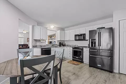 Kitchen - 9300 Prairieview Trl N, Champlin, MN 55316 photo 3 of 4