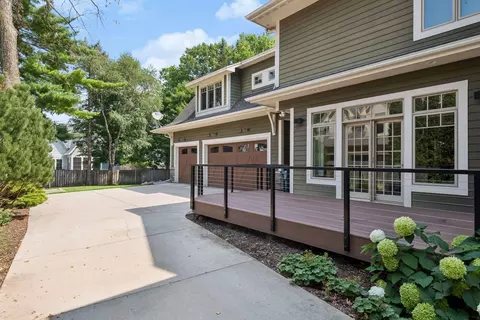 Exterior - 633 Park St E, Wayzata, MN 55391 photo 4 of 7