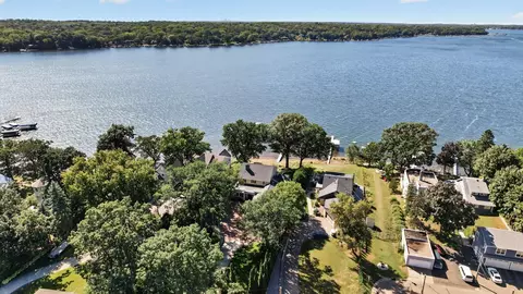 633 Park Ave, Mahtomedi, MN 55115