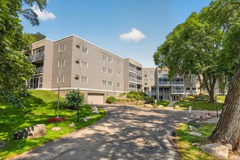 135 Viking Dr E #309, Little Canada, MN 55117