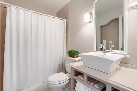Bath - 8664 Xenium Ln N, Maple Grove, MN 55369 photo 6 of 6