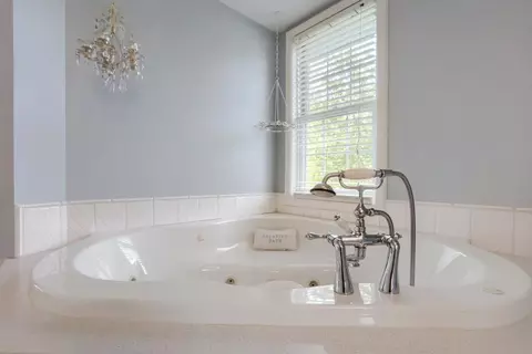 Bath - 8664 Xenium Ln N, Maple Grove, MN 55369 photo 4 of 6