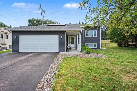 Exterior - 939 Savannah Rd, Eagan, MN 55123 photo 2 of 5