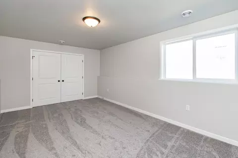 Bedroom - 6796 Deer Creek Pkwy, Horace, ND 58047 photo 6 of 10