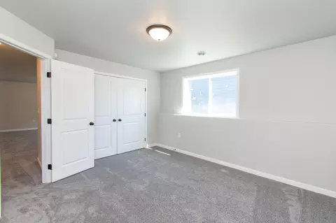 Bedroom - 6796 Deer Creek Pkwy, Horace, ND 58047 photo 9 of 10