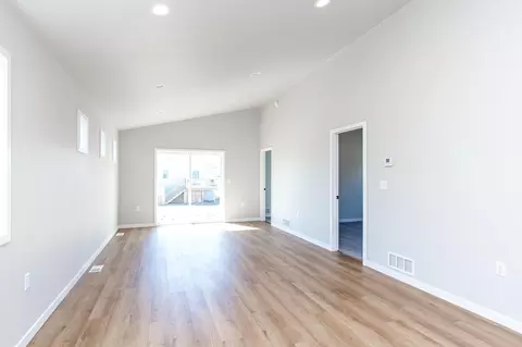 Living - 6796 Deer Creek Pkwy, Horace, ND 58047 photo 1 of 4