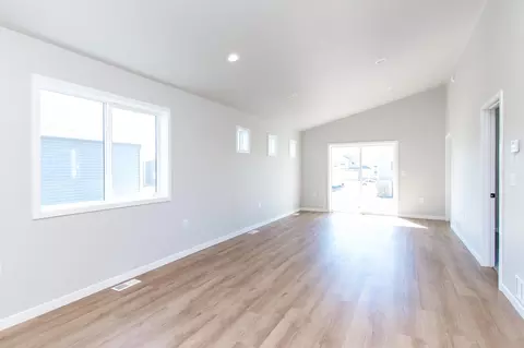 Living - 6796 Deer Creek Pkwy, Horace, ND 58047 photo 2 of 4