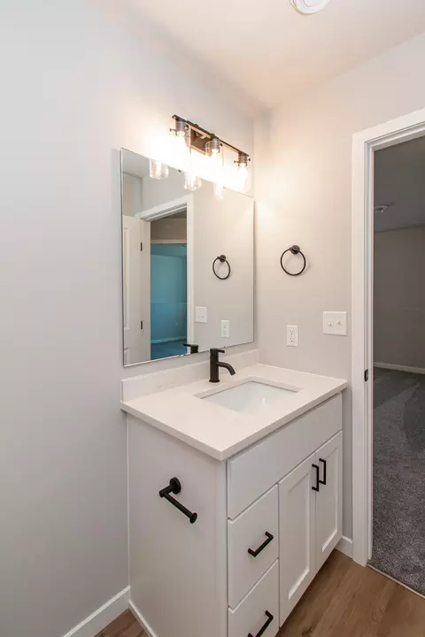 Bath - 6796 Deer Creek Pkwy, Horace, ND 58047 photo 5 of 5