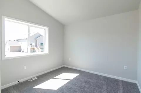 Bedroom - 6796 Deer Creek Pkwy, Horace, ND 58047 photo 4 of 10