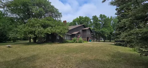 Exterior - 705 Main Ave, Hickson, ND 58047 photo 2 of 5