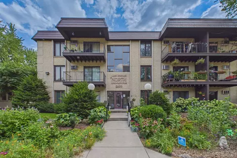 2809 E Minnehaha Pkwy #205, Minneapolis, MN 55417
