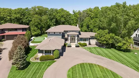 2063 Austrian Pine Ln, Minnetonka, MN 55305