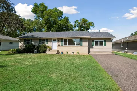 702 Madison St S, Shakopee, MN 55379