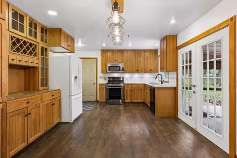 Kitchen - 19780 Java Path, Lakeville, MN 55044 photo 2 of 4