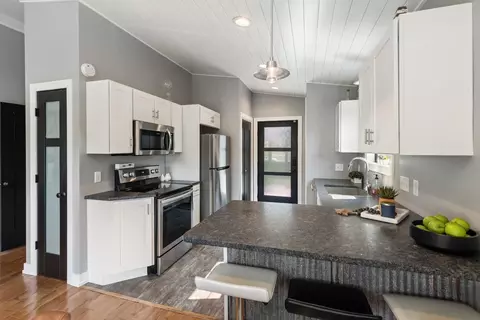 Kitchen - 6199 Sinclair Rd, Mound, MN 55364 photo 8 of 9