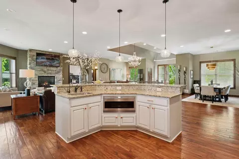Kitchen - 19900 Cottagewood Rd, Deephaven, MN 55331 photo 3 of 6