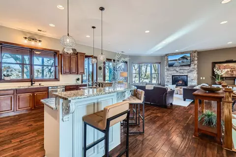 Kitchen - 19900 Cottagewood Rd, Deephaven, MN 55331 photo 4 of 6
