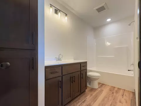 Bath - 8695 90th Ave, Milaca, MN 56353 photo 1 of 1