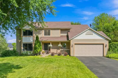 8819 Rainier Ct, Woodbury, MN 55125
