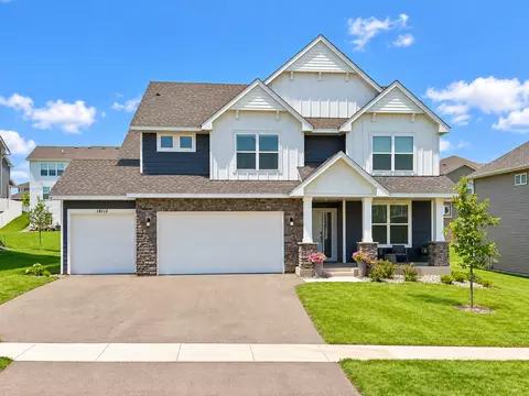 18112 Hounds Dr, Lakeville, MN 55044