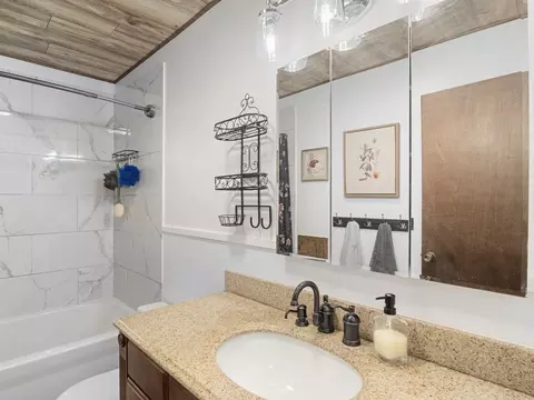 Bath - 4916 Hanover Rd, Mound, MN 55364 photo 1 of 1