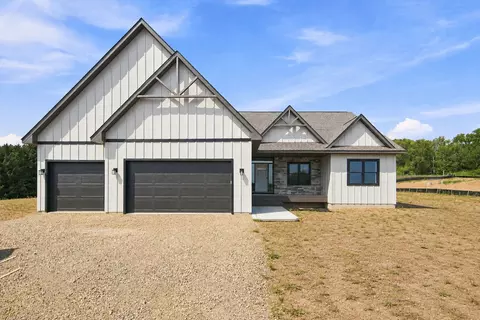 529 Chapman Hills Ct, Hudson, WI 54016
