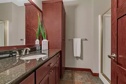 Bath - 3600 21st Ave S, Saint Cloud, MN 56301 photo 5 of 5